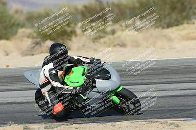 media/Dec-01-2025-Moto Forza (Mon) [[2daa91e15f]]/1-Advanced Group/Session 4 Turn 9/